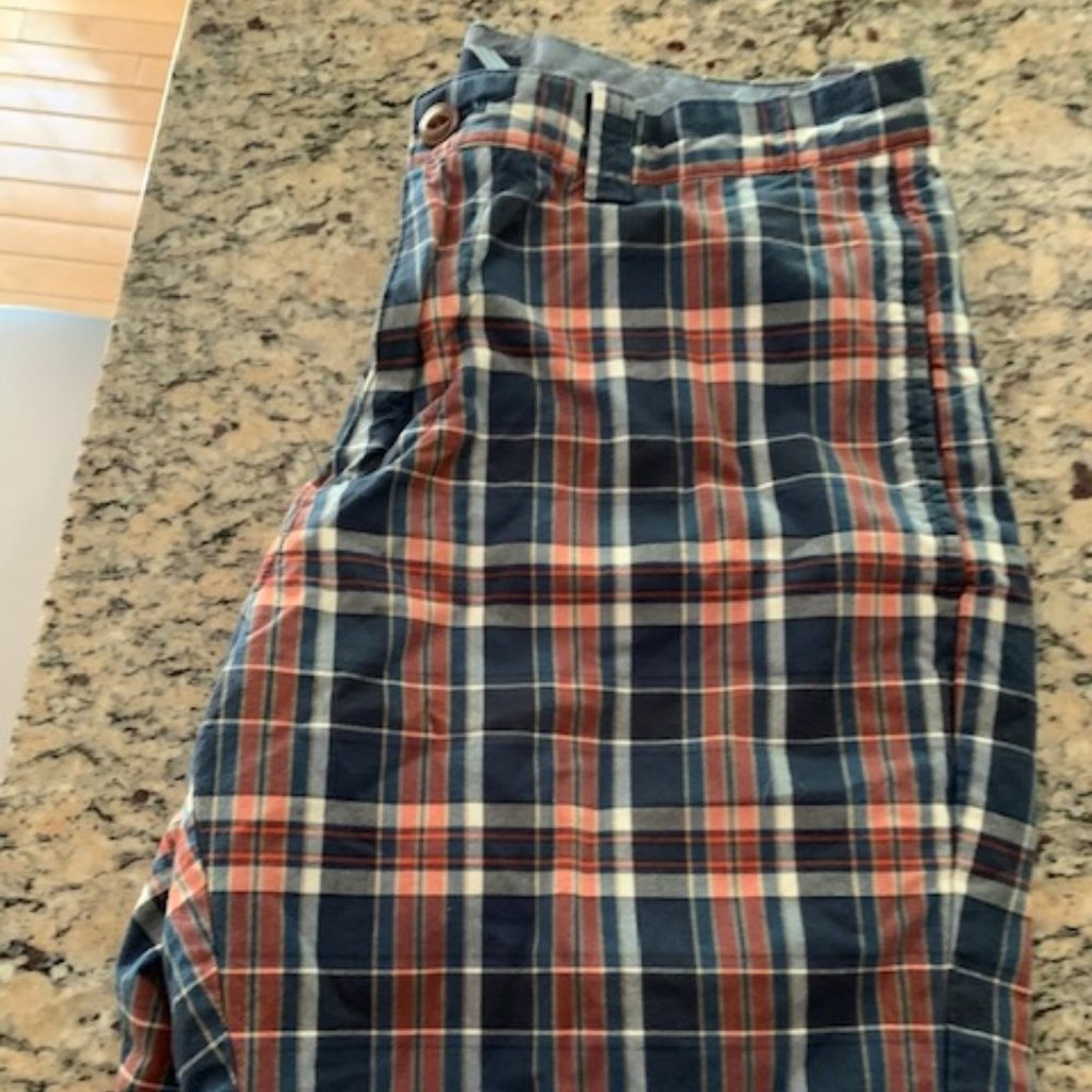 MEN'S BROOKS BROTHERS SHORTS 32W
